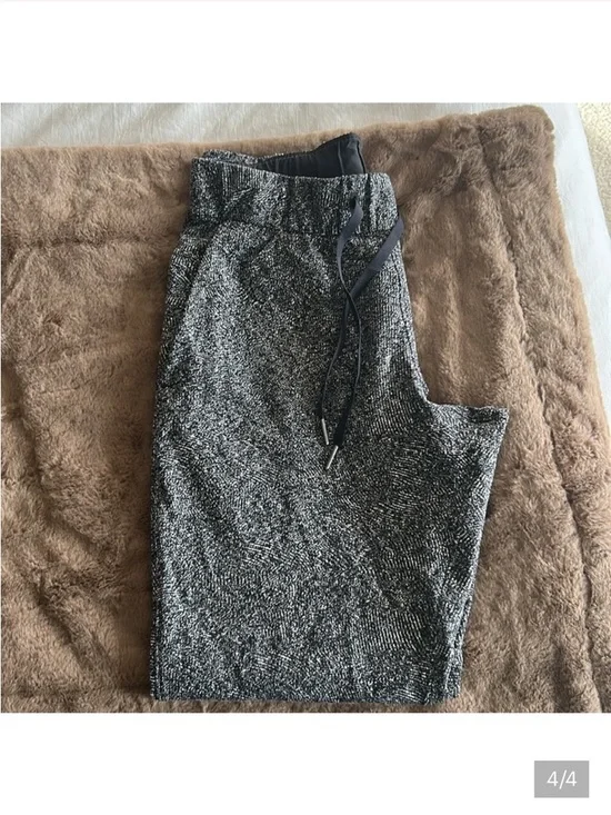 Lululemon Black & White Speckled Drawstring Pants EUC SZ 6 - Picture 2 of 3
